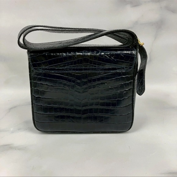 Salvatore Ferragamo Vintage Black
Crocodile Embossed Leather Bag
Gancini Italy - Picture 2 of 13